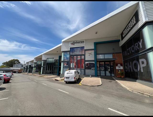 356M² SHOWROOM TO LET IN OLIVEDALE